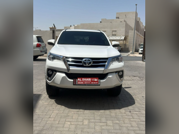 Toyota  Fortuner  2019  Automatic  125,000 Km  6 Cylinder  Four Wheel Drive (4WD)  SUV  White