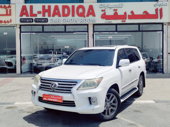 Lexus  LX  570  2013  Automatic  339,000 Km  8 Cylinder  Four Wheel Drive (4WD)  SUV  White