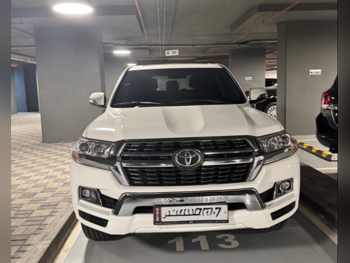 Toyota  Land Cruiser  GXR  2021  Automatic  91,000 Km  6 Cylinder  Four Wheel Drive (4WD)  SUV  White