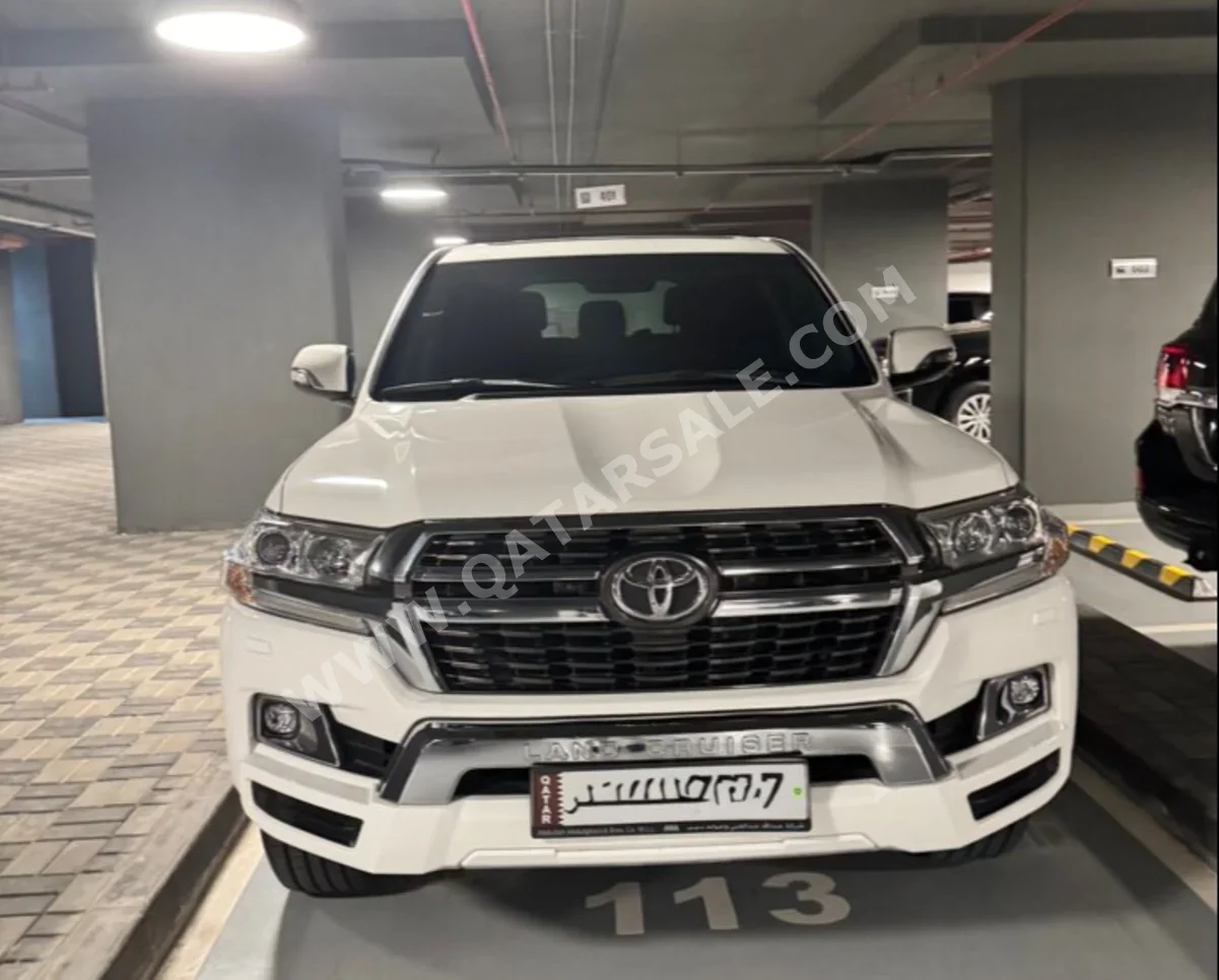 Toyota  Land Cruiser  GXR  2021  Automatic  91,000 Km  6 Cylinder  Four Wheel Drive (4WD)  SUV  White