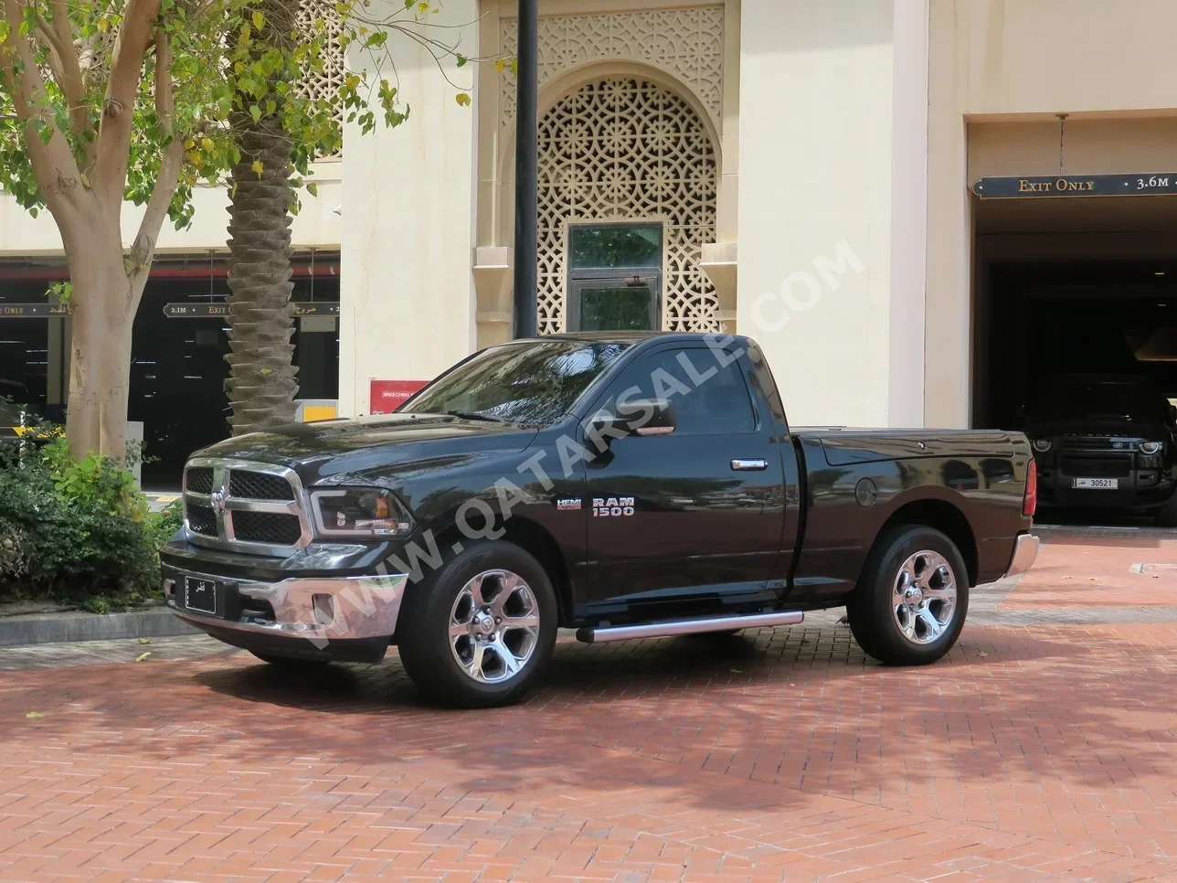 Dodge  Ram  1500  2016  Automatic  240,000 Km  8 Cylinder  Four Wheel Drive (4WD)  SUV  Black