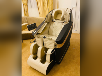 كرسي التدليك بيست مساج  أسود  الصين  كل الجسم  رباعي الأبعاد