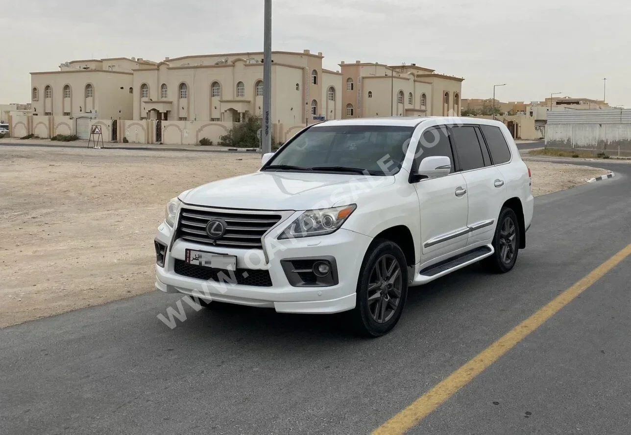 Lexus  LX  570  2014  Automatic  348,888 Km  8 Cylinder  Four Wheel Drive (4WD)  SUV  White