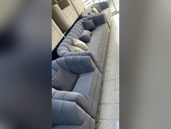 الأرائك والكنب والكراسي طقم كنب  - قماش  - اللون الرمادي