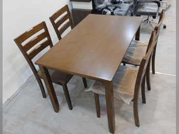 طاولة طعام مع كراسي  - لايف ستايل  - بنى  - قطر  - 4 مقاعد