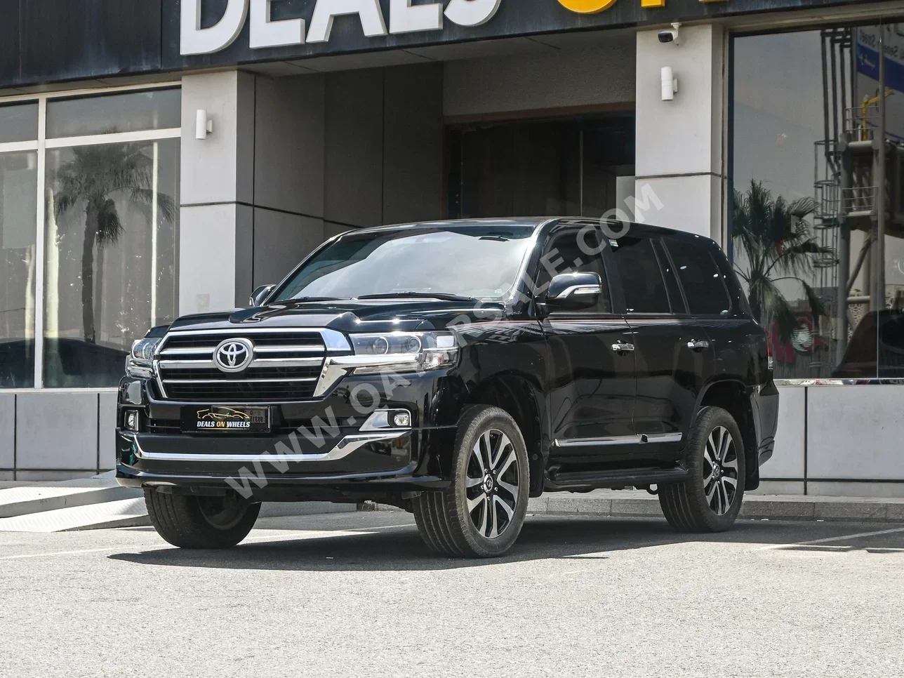 Toyota  Land Cruiser  GXR- Grand Touring  2019  Automatic  88,000 Km  8 Cylinder  Four Wheel Drive (4WD)  SUV  Black