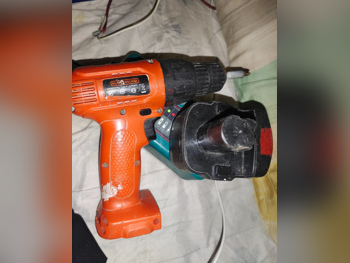 العدد الفنية أدوات كهربائية لاسلكية  بلاك اند ديكر  0 وات  بطارية طويلة العمر