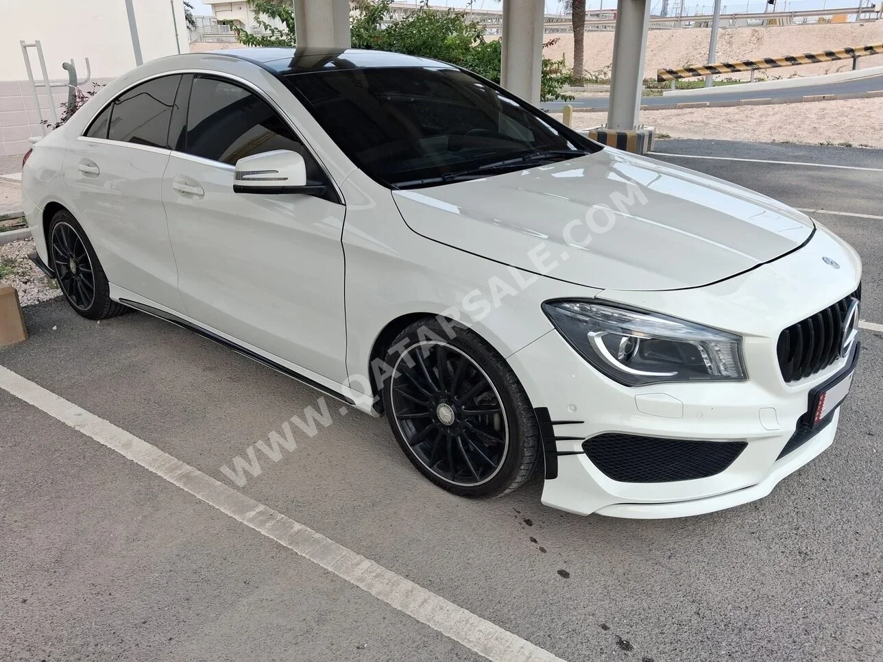 Mercedes-Benz  CLA  250  2015  Automatic  290,000 Km  4 Cylinder  Rear Wheel Drive (RWD)  Sedan  White