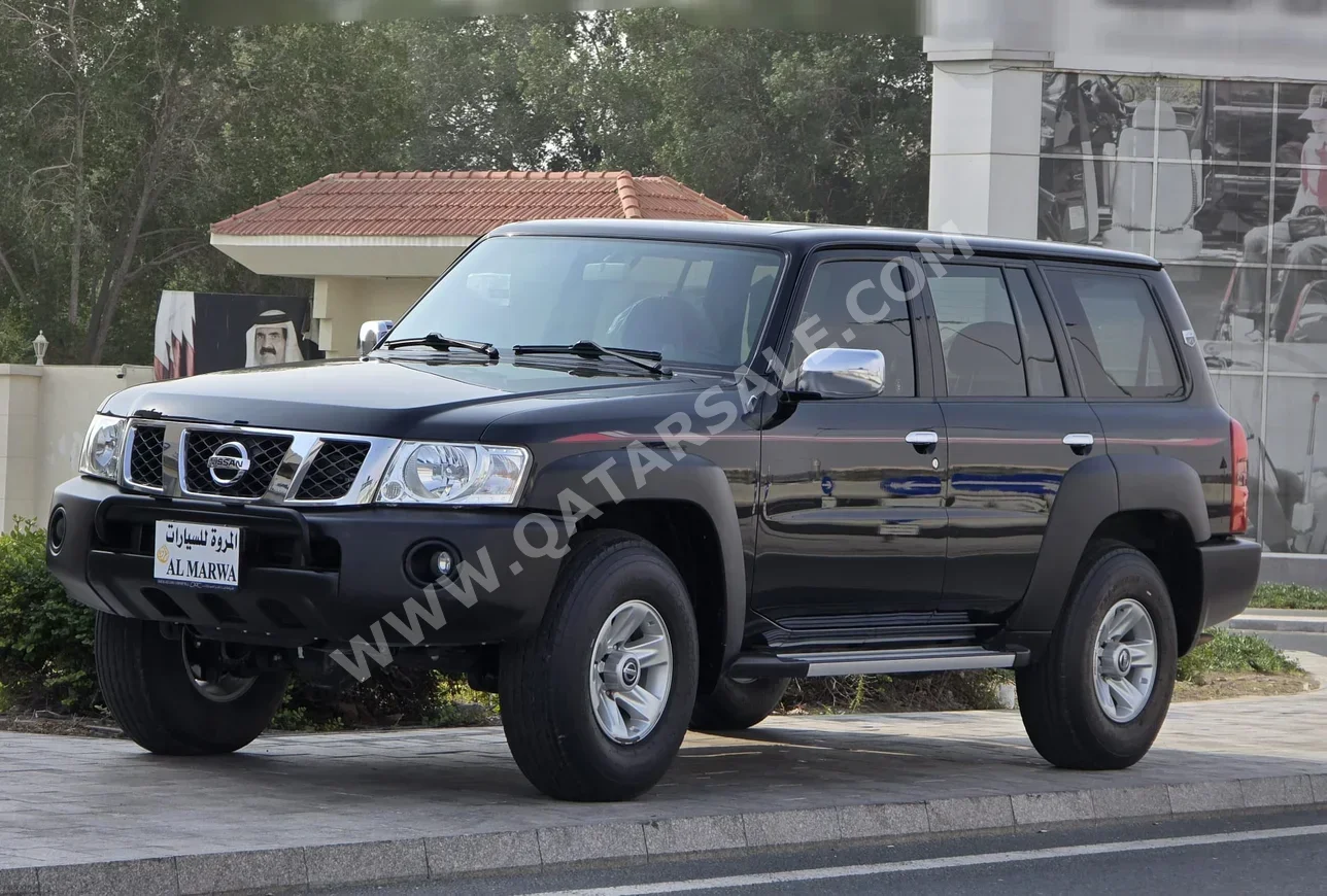 Nissan  Patrol  GL  2023  Automatic  1,400 Km  6 Cylinder  Four Wheel Drive (4WD)  SUV  Black  With Warranty