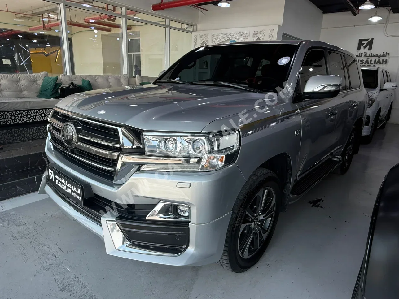 تويوتا  لاند كروزر  في اكس ار  2020  اوتوماتيك  210,000 كم  8 سلندر  دفع رباعي  اس يو في  فضي