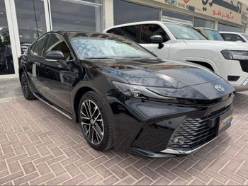 Toyota  Camry  GLE  2025  Automatic  33,000 Km  4 Cylinder  Front Wheel Drive (FWD)  Sedan  Black  With Warranty
