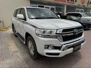 Toyota  Land Cruiser  GXR  2016  Automatic  350,000 Km  6 Cylinder  Four Wheel Drive (4WD)  SUV  White