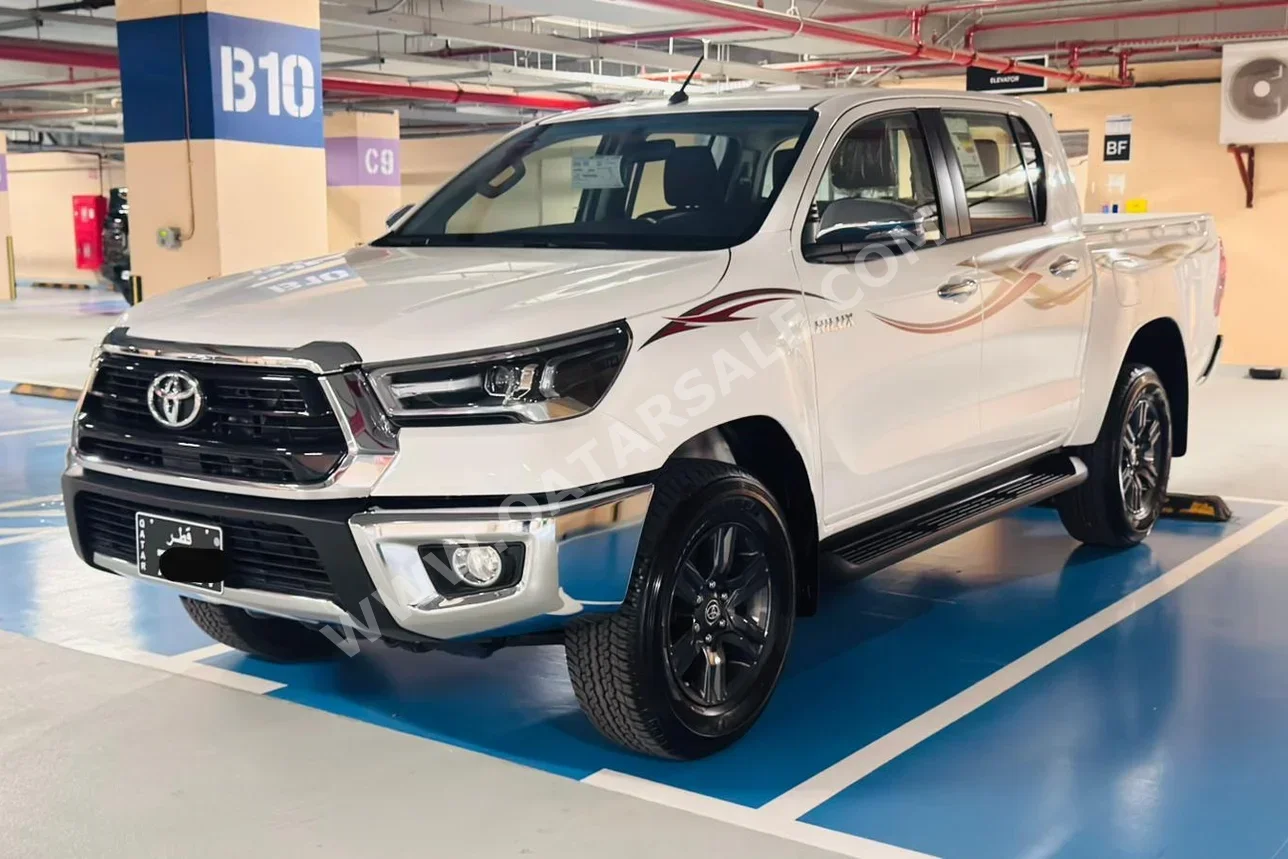 Toyota  Hilux  2026  Automatic  0 Km  4 Cylinder  Four Wheel Drive (4WD)  Pick Up  White  With Warranty