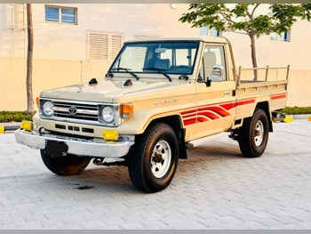 Toyota  Land Cruiser  LX  1999  Manual  113,000 Km  6 Cylinder  Four Wheel Drive (4WD)  Pick Up  Beige