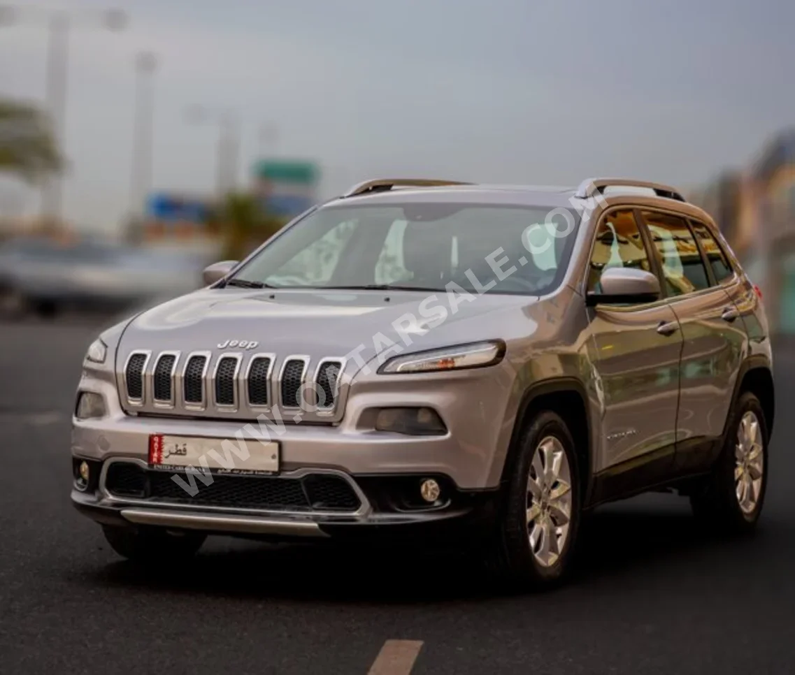 Jeep  Cherokee  Limited  2017  Automatic  70,000 Km  6 Cylinder  Four Wheel Drive (4WD)  SUV  Gray