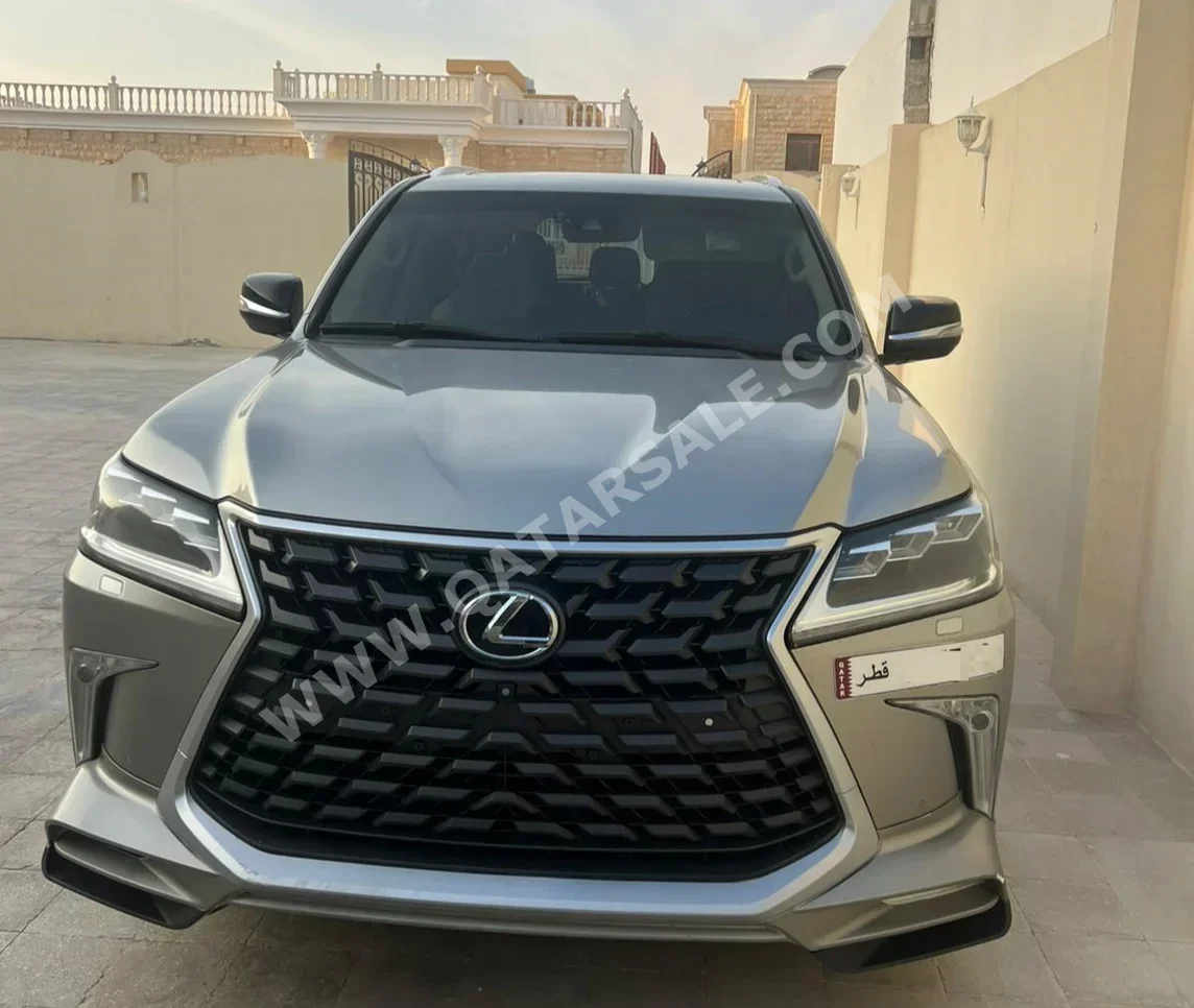 Lexus  LX  570  2016  Automatic  400,000 Km  8 Cylinder  Four Wheel Drive (4WD)  SUV  Sonic Titanium