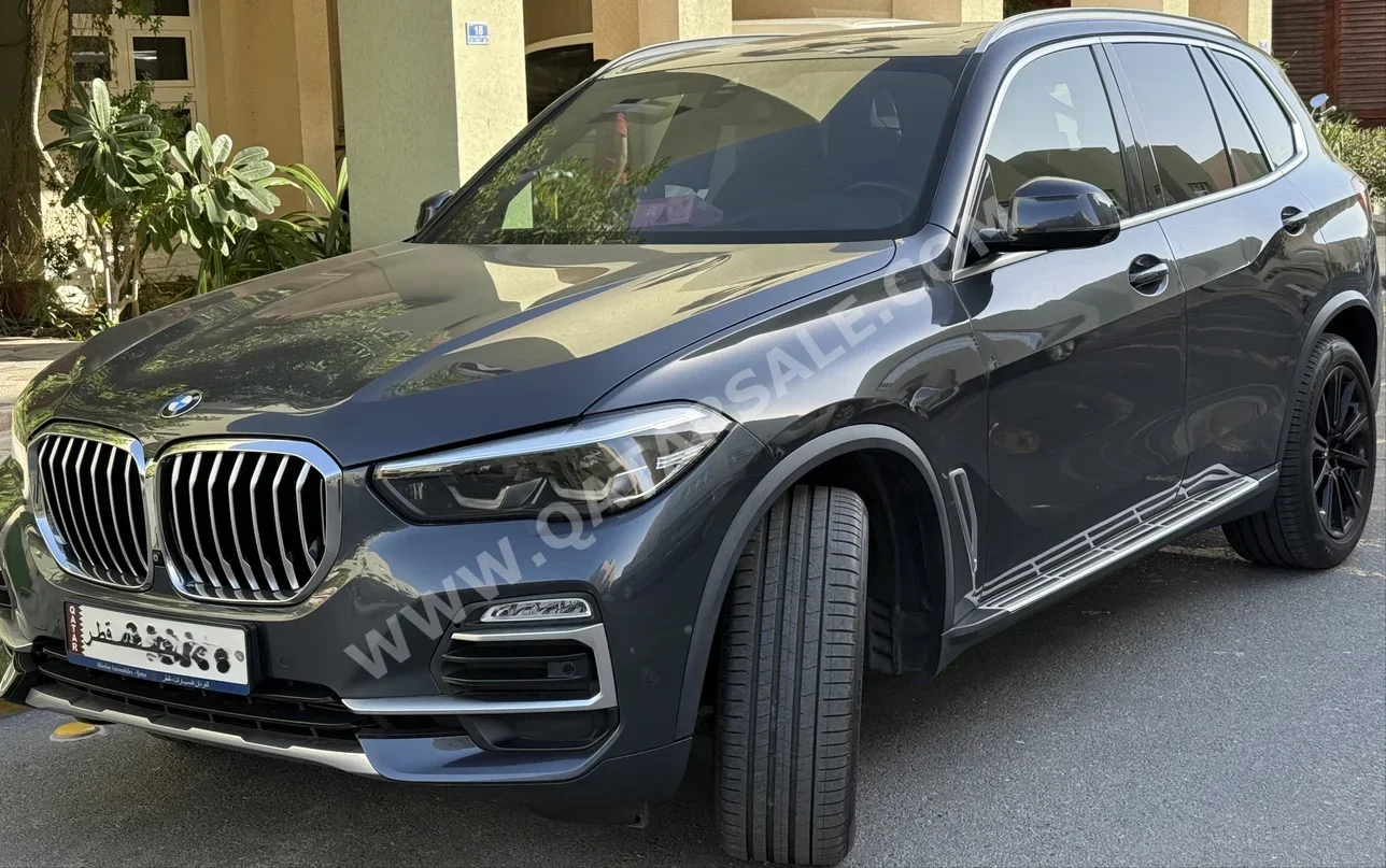 بي ام دبليو  الفئة - اكس  اكس 5  2019  اوتوماتيك  32,000 كم  6 سلندر  دفع رباعي  اس يو في  رمادي غامق  تحت الضمان