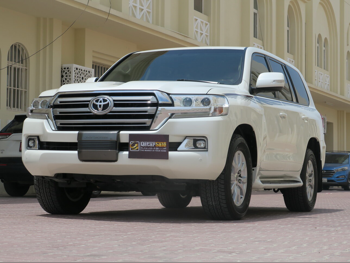 Toyota  Land Cruiser  GXR  2016  Automatic  137,000 Km  6 Cylinder  Four Wheel Drive (4WD)  SUV  White