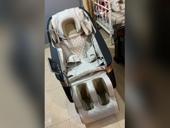 كرسي التدليك بيست مساج  أسود  الصين  كل الجسم  رباعي الأبعاد