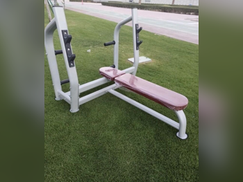 معدات رياضية / تمارين - مقعد الوزن  - أبيض  - قابل للنفخ