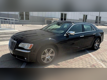 كرايسلر  300C  2012  اوتوماتيك  130,000 كم  6 سلندر  دفع خلفي  سيدان  كحلي وأحمر