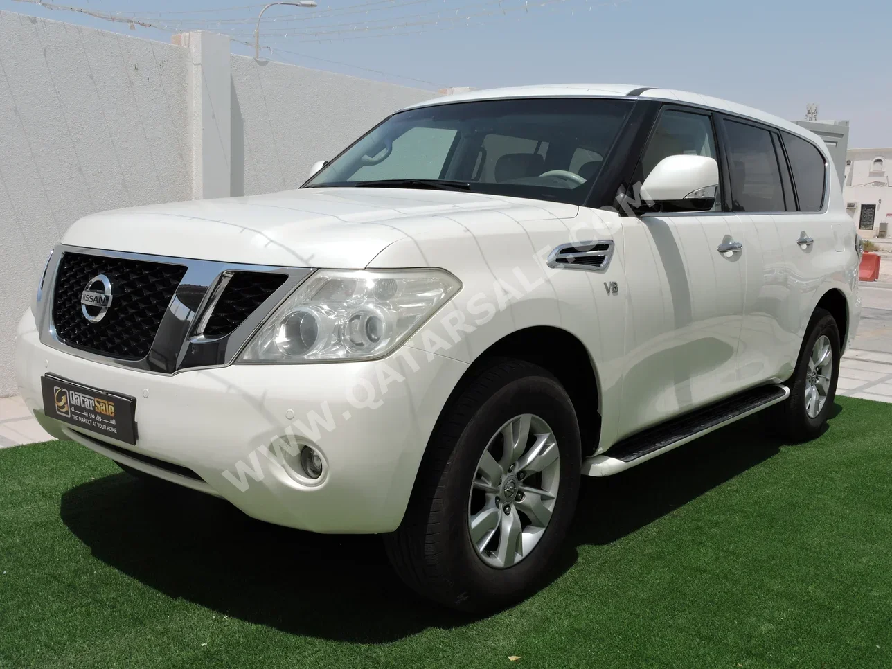 نيسان  باترول  اس اي  2012  اوتوماتيك  238,000 كم  8 سلندر  دفع رباعي  اس يو في  أبيض