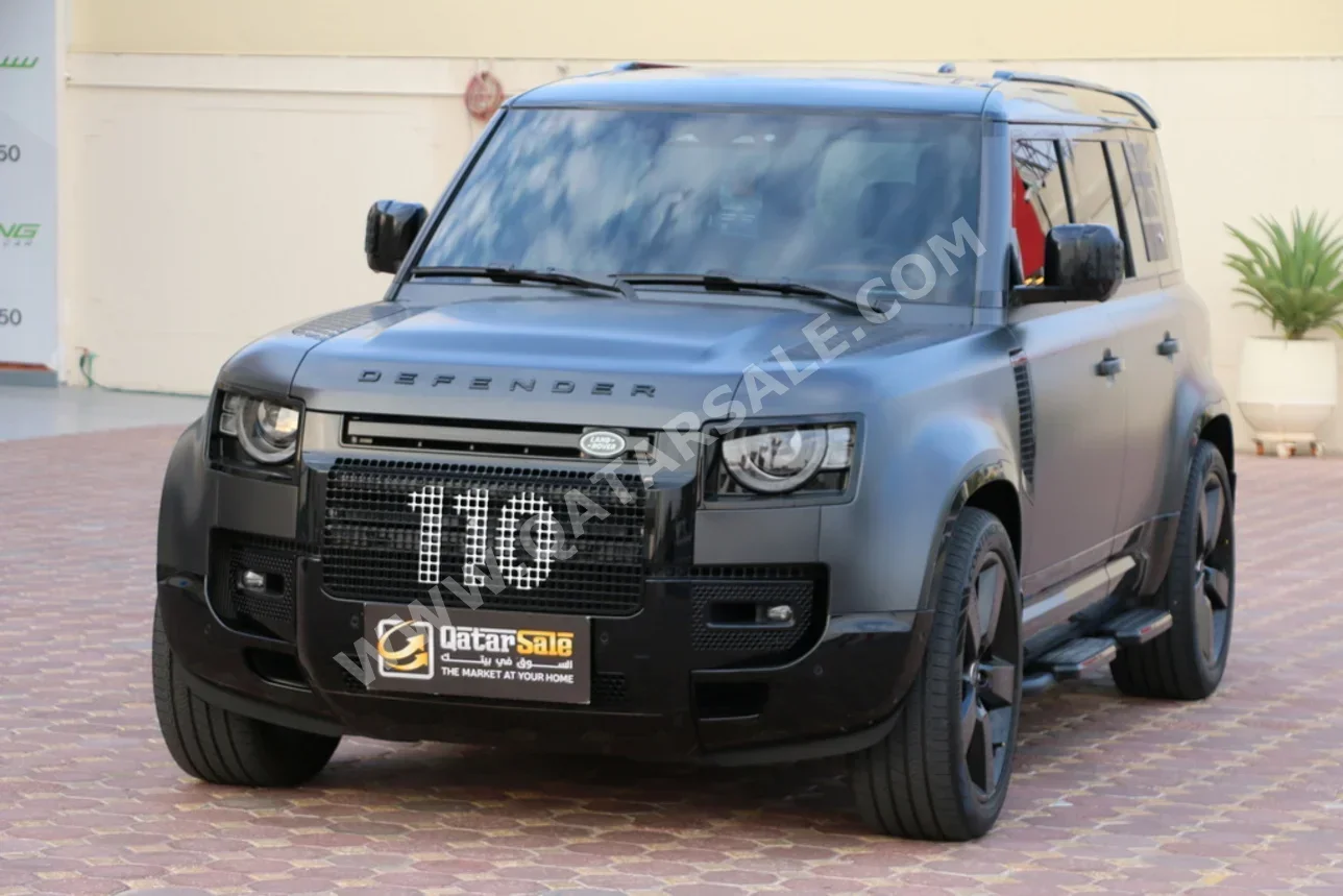 Land Rover  Defender  110 HSE  2024  Automatic  31,000 Km  6 Cylinder  Four Wheel Drive (4WD)  SUV  Carpathian grey  With Warranty