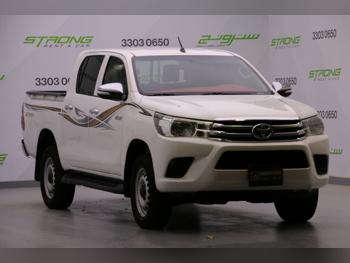 Toyota  Hilux  2017  Automatic  442,000 Km  4 Cylinder  Four Wheel Drive (4WD)  Pick Up  White