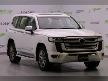 تويوتا  لاند كروزر  في اكس ار توين توربو  2023  اوتوماتيك  7,000 كم  6 سلندر  دفع رباعي  اس يو في  أبيض