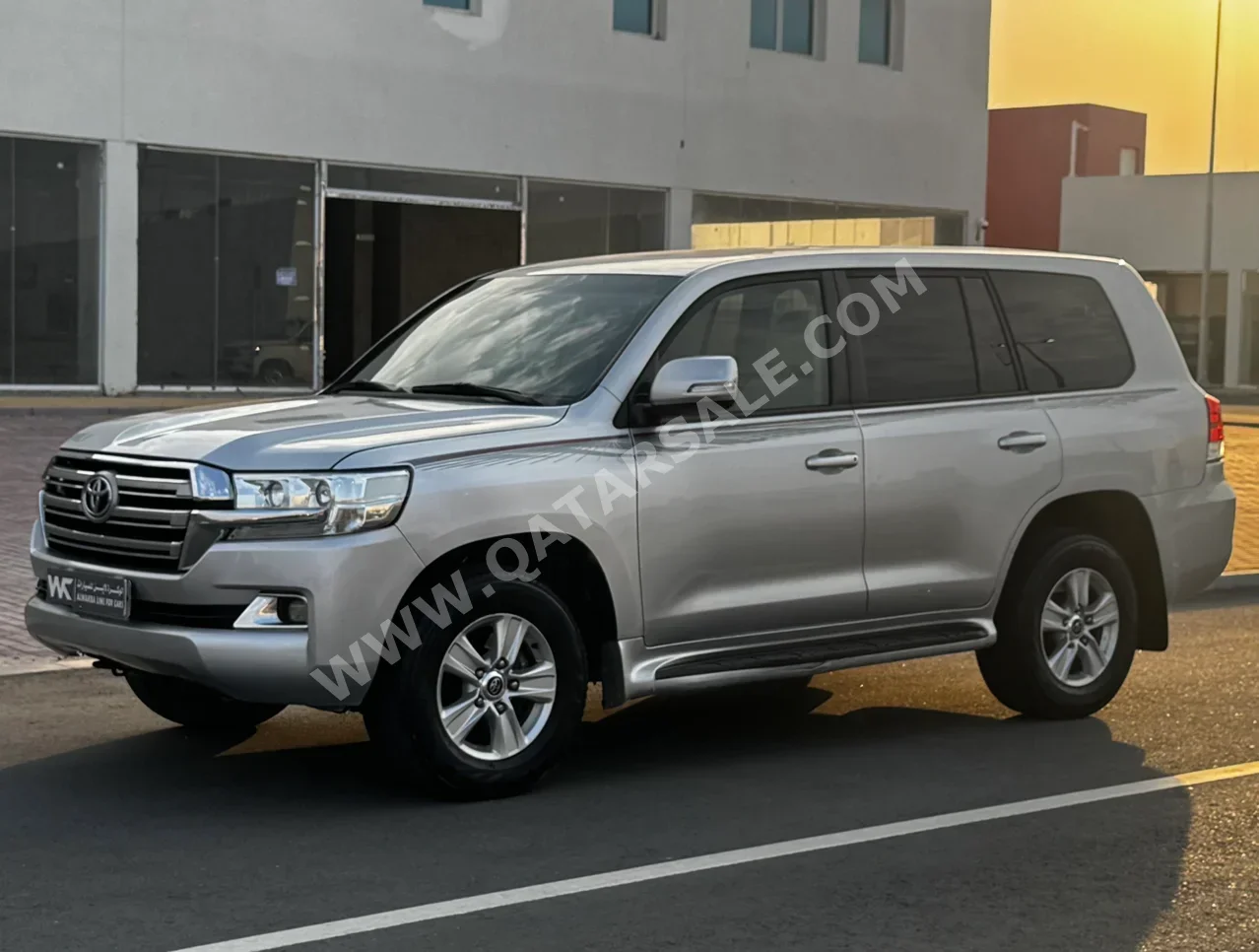 Toyota  Land Cruiser  GXR  2019  Automatic  294,000 Km  6 Cylinder  Four Wheel Drive (4WD)  SUV  Silver