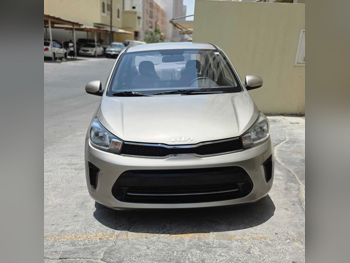 كيا  بيغاس  2022  اوتوماتيك  114,000 كم  4 سلندر  سحب امامي  سيدان  ذهبي