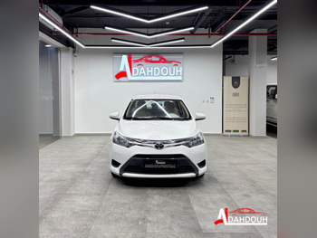 تويوتا  ياريس  2014  اوتوماتيك  247,000 كم  4 سلندر  سحب امامي  سيدان  أبيض