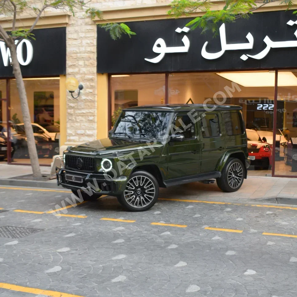 مرسيدس - بنز  جي - كلاس  63 اي ام جي  2025  اوتوماتيك  6,460 كم  8 سلندر  دفع رباعي  اس يو في  أخضر  تحت الضمان