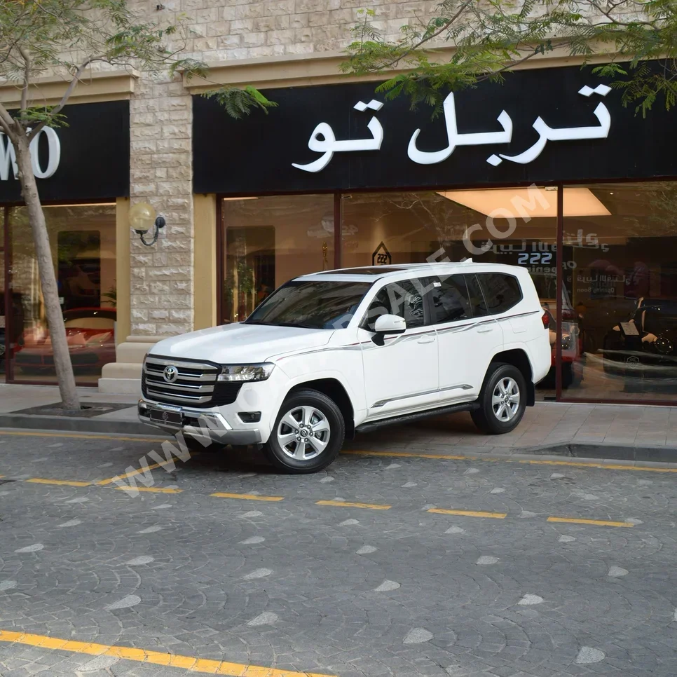 تويوتا  لاند كروزر  جي اكس ار  2024  اوتوماتيك  53,200 كم  6 سلندر  دفع رباعي  اس يو في  أبيض  تحت الضمان