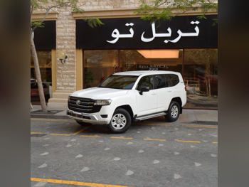 Toyota  Land Cruiser  GX  2022  Automatic  127,000 Km  6 Cylinder  Four Wheel Drive (4WD)  SUV  White