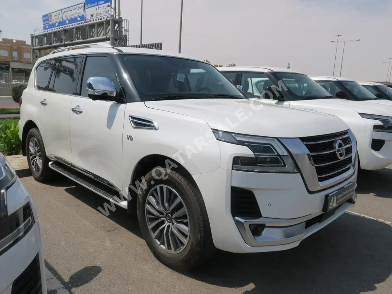 Nissan  Patrol  Platinum  2021  Automatic  67,000 Km  8 Cylinder  Four Wheel Drive (4WD)  SUV  White