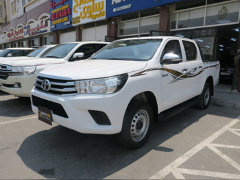 Toyota  Hilux  2017  Automatic  435,000 Km  4 Cylinder  Four Wheel Drive (4WD)  Pick Up  White