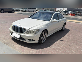 مرسيدس - بنز  اس - كلاس  500  2009  اوتوماتيك  140,000 كم  8 سلندر  دفع خلفي  سيدان  أبيض