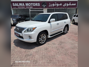 Lexus  LX  570  2013  Automatic  210,000 Km  8 Cylinder  Four Wheel Drive (4WD)  SUV  White