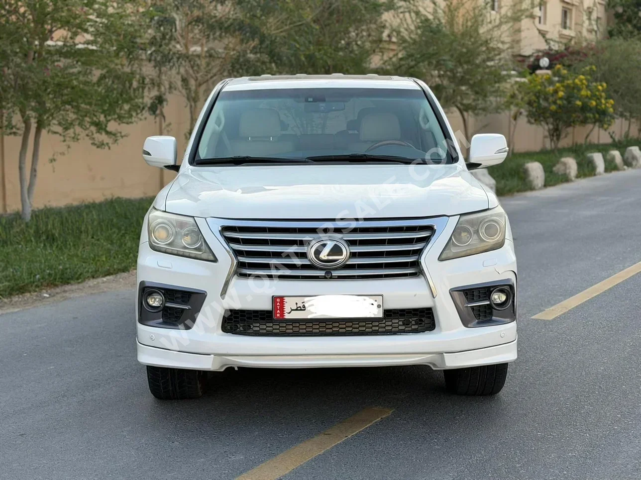 لكزس  ال اكس  570  2015  اوتوماتيك  210,000 كم  8 سلندر  دفع رباعي  اس يو في  أبيض