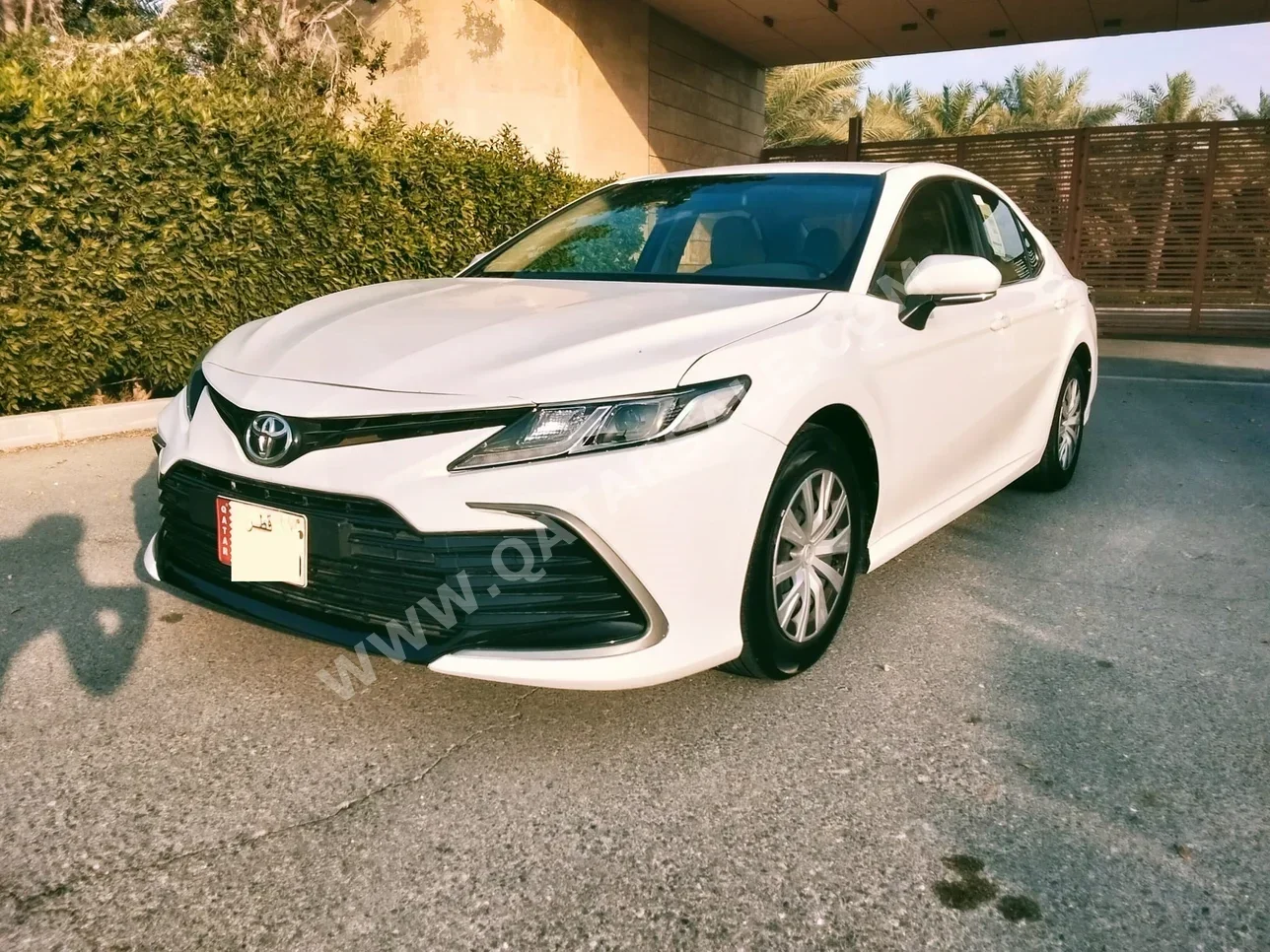 Toyota  Camry  LE  2023  Automatic  57,000 Km  4 Cylinder  Front Wheel Drive (FWD)  Sedan  White  With Warranty