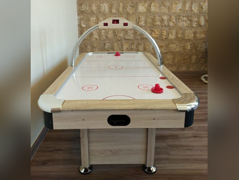 أبيض  طاولة الهوكي