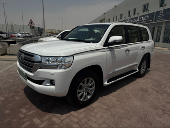 Toyota  Land Cruiser  GXR  2019  Automatic  236,000 Km  8 Cylinder  Four Wheel Drive (4WD)  SUV  White