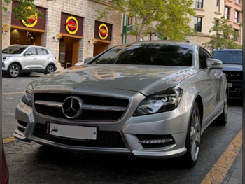 مرسيدس - بنز سي ال اس 500 AMG 2014 اوتوماتيك 75,000 كم 8 سلندر دفع خلفي سيدان فضي