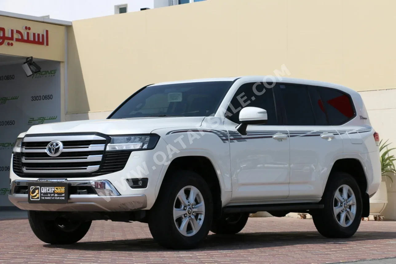 Toyota  Land Cruiser  GXR  2022  Automatic  135,000 Km  6 Cylinder  Four Wheel Drive (4WD)  SUV  Pearl