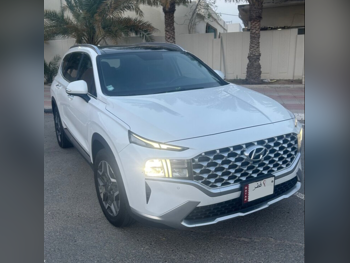 Hyundai  Santa Fe  Premium  2023  Automatic  40,000 Km  6 Cylinder  Four Wheel Drive (4WD)  SUV  White