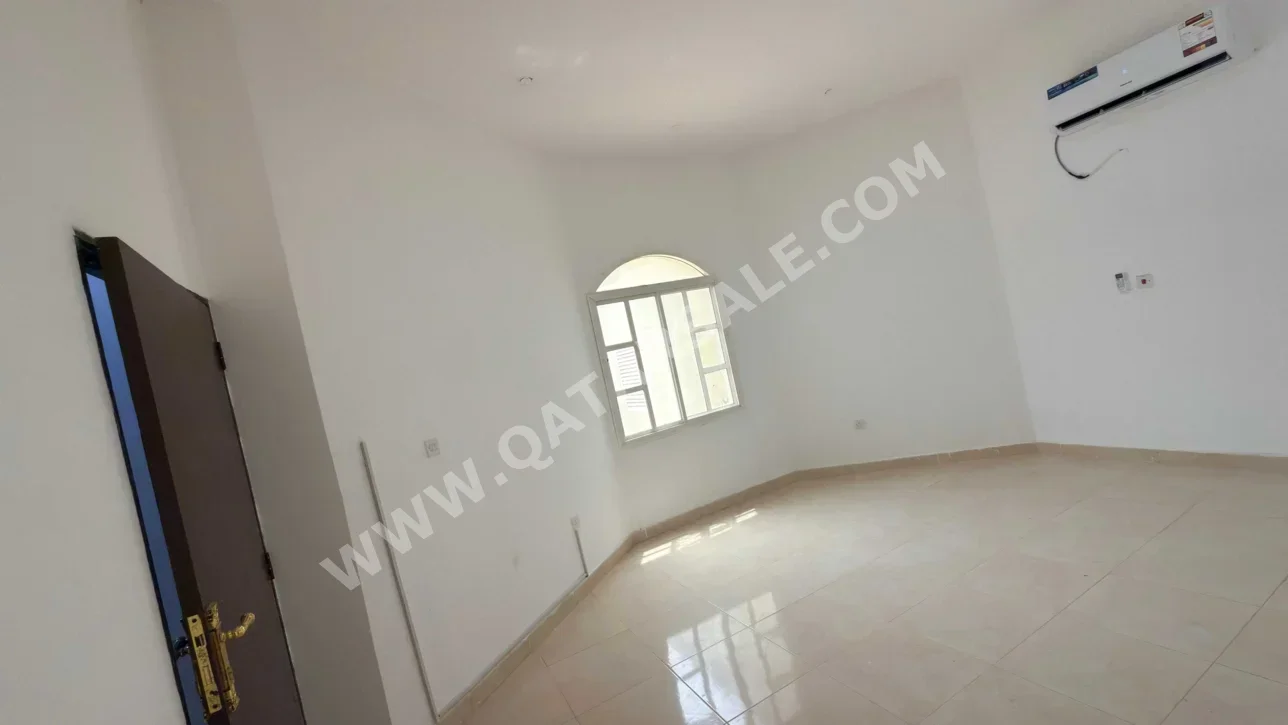 2 Bedrooms  Apartment  For Sale  in Umm Salal -  Umm Al Amad  Not Furnished