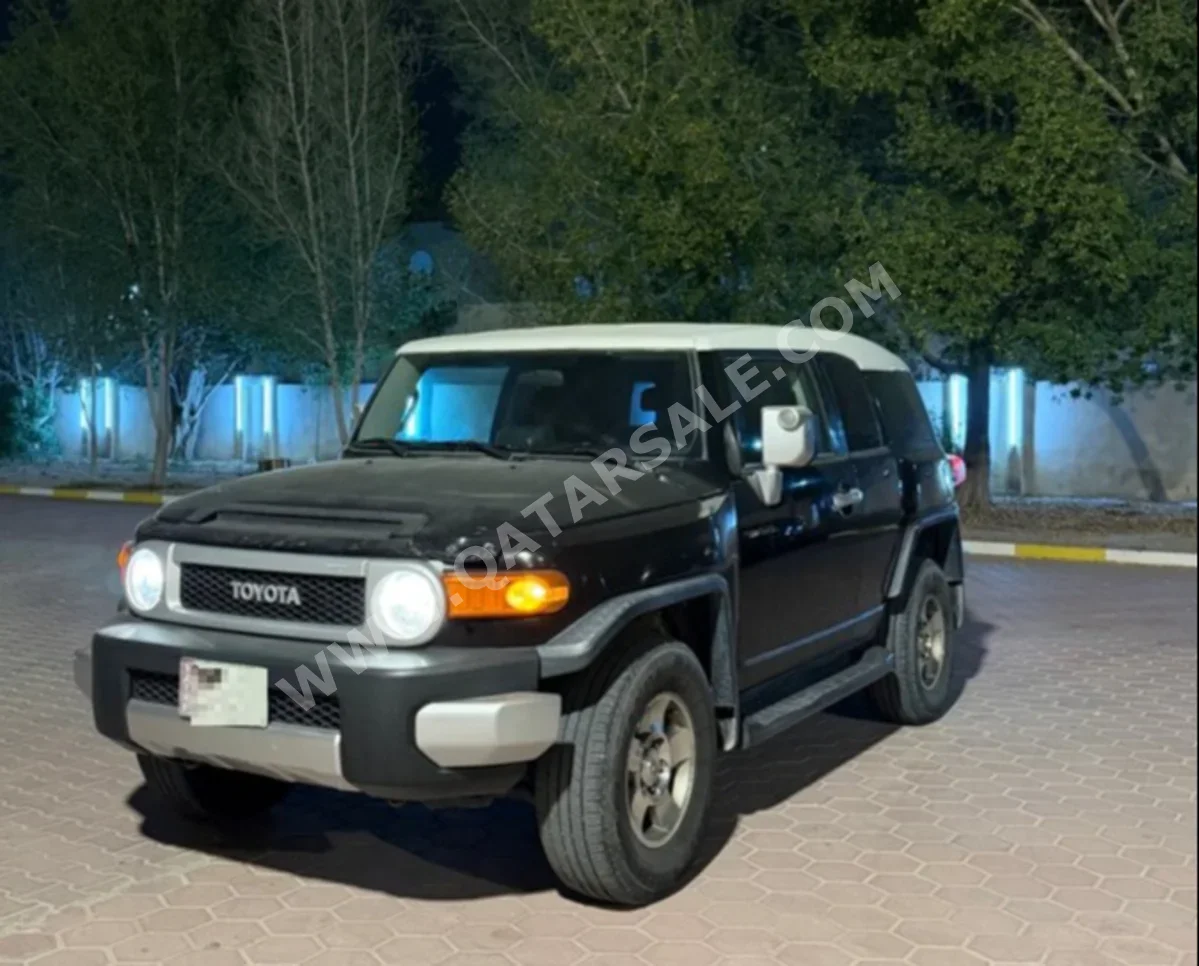 Toyota  FJ Cruiser  2008  Automatic  536,000 Km  6 Cylinder  Four Wheel Drive (4WD)  SUV  Black