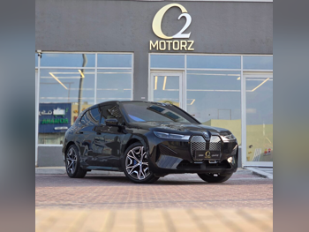 بي ام دبليو  اي اكس  40  2023  اوتوماتيك  38,000 كم  0 سلندر  دفع رباعي  اس يو في  أسود  تحت الضمان