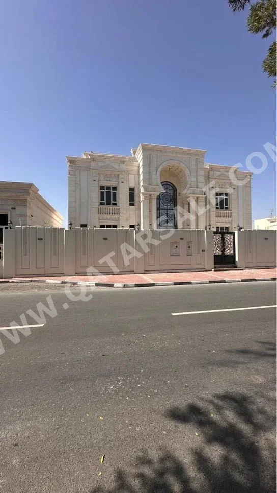 سكن عائلي  - غير مفروشة  - الدوحة  - الدفنة  - 13 غرف نوم